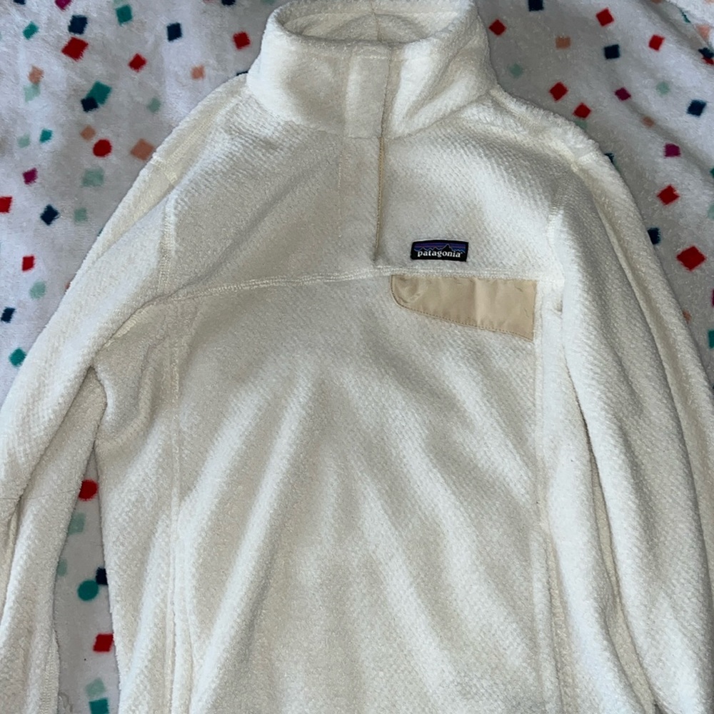 White Patagonia sweater snap